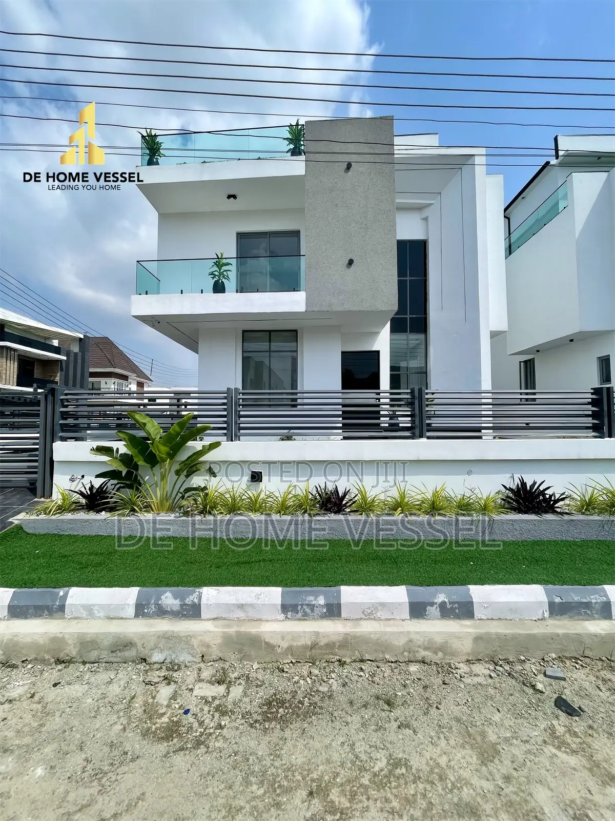 5bdrm Duplex in Lekki for sale