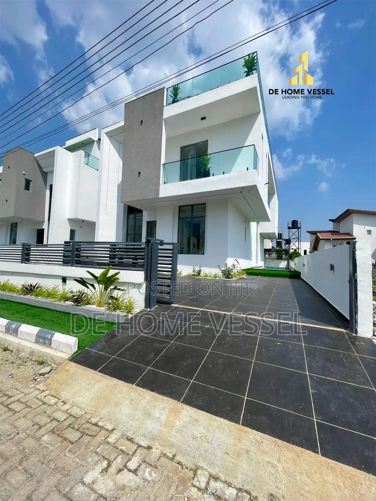 5bdrm Duplex in Lekki for sale