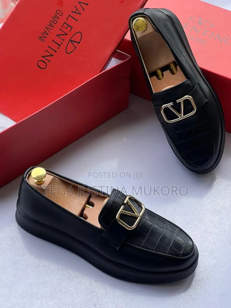 High Quality Valentino Garavani Flat Shoes