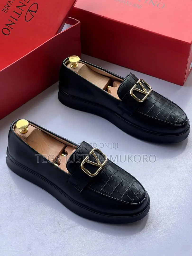 High Quality Valentino Garavani Flat Shoes
