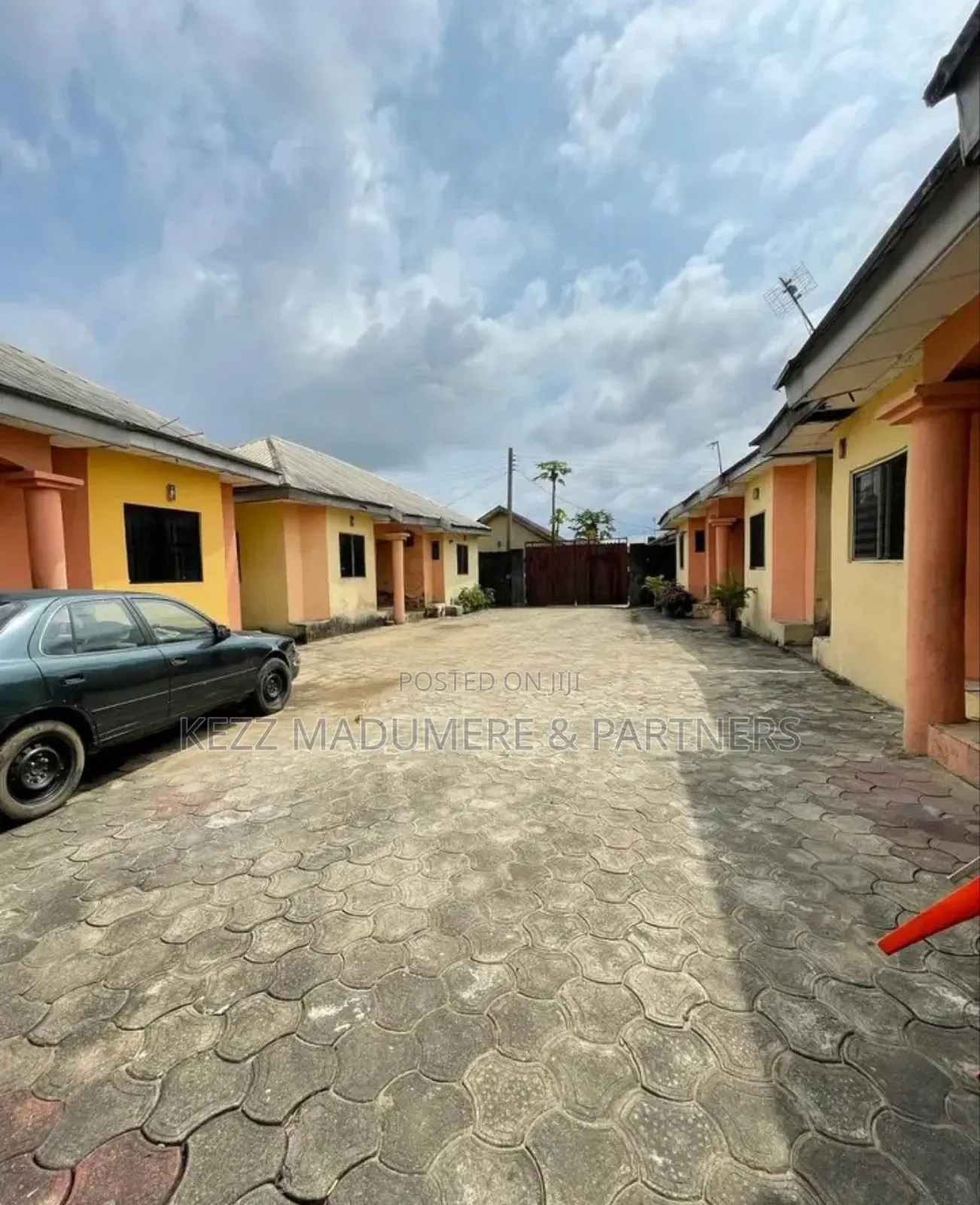 2bdrm Block of Flats in Rumuahulu , Port for sale