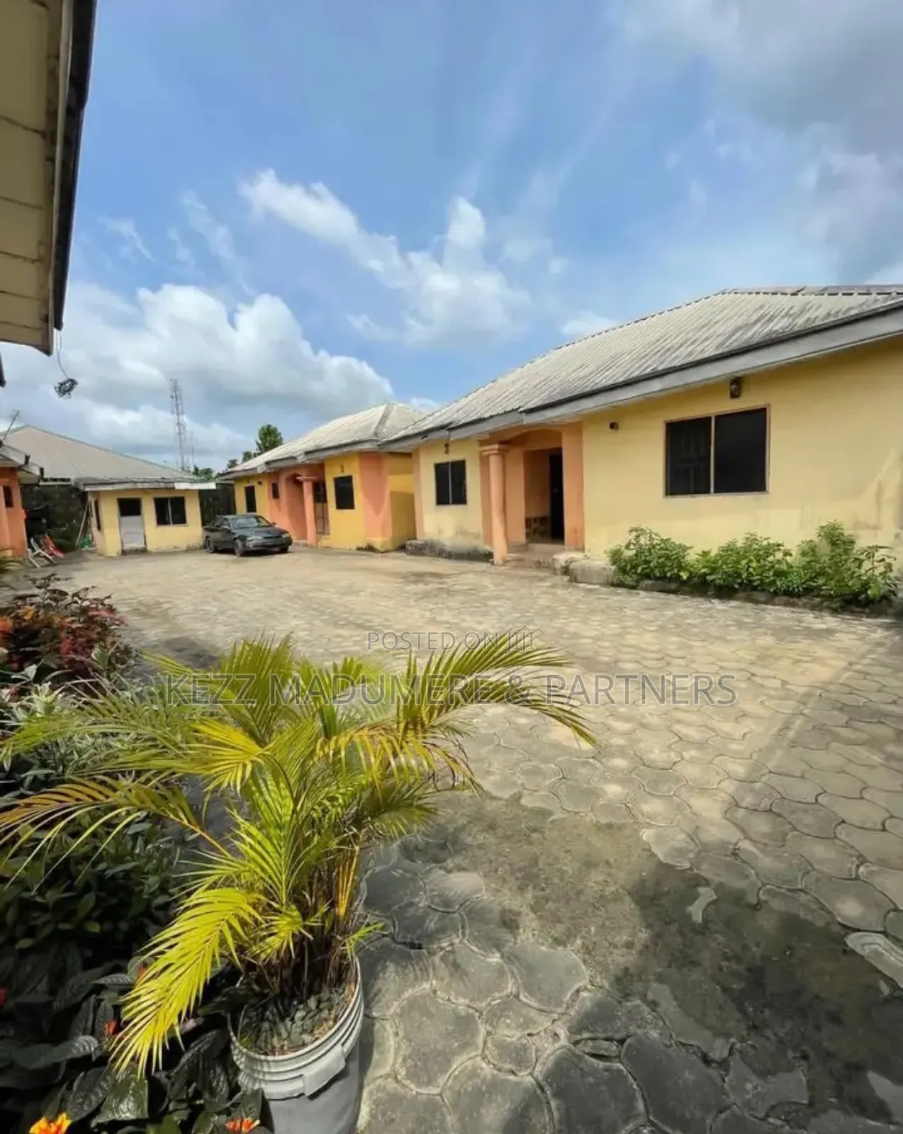 2bdrm Block of Flats in Rumuahulu , Port for sale