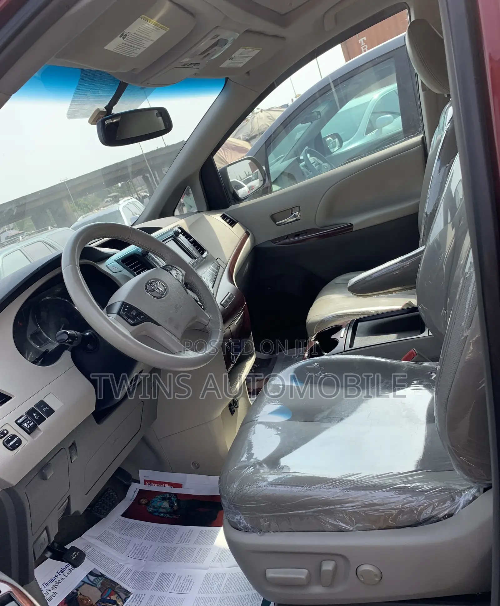 Toyota Sienna XLE AWD 7-Passenger 2013 Red