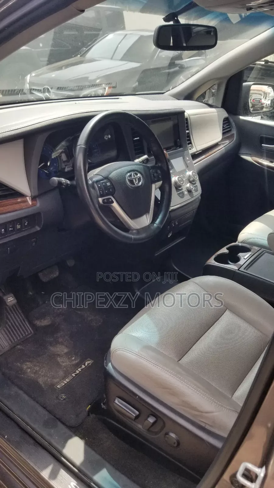Toyota Sienna 2015 Gray