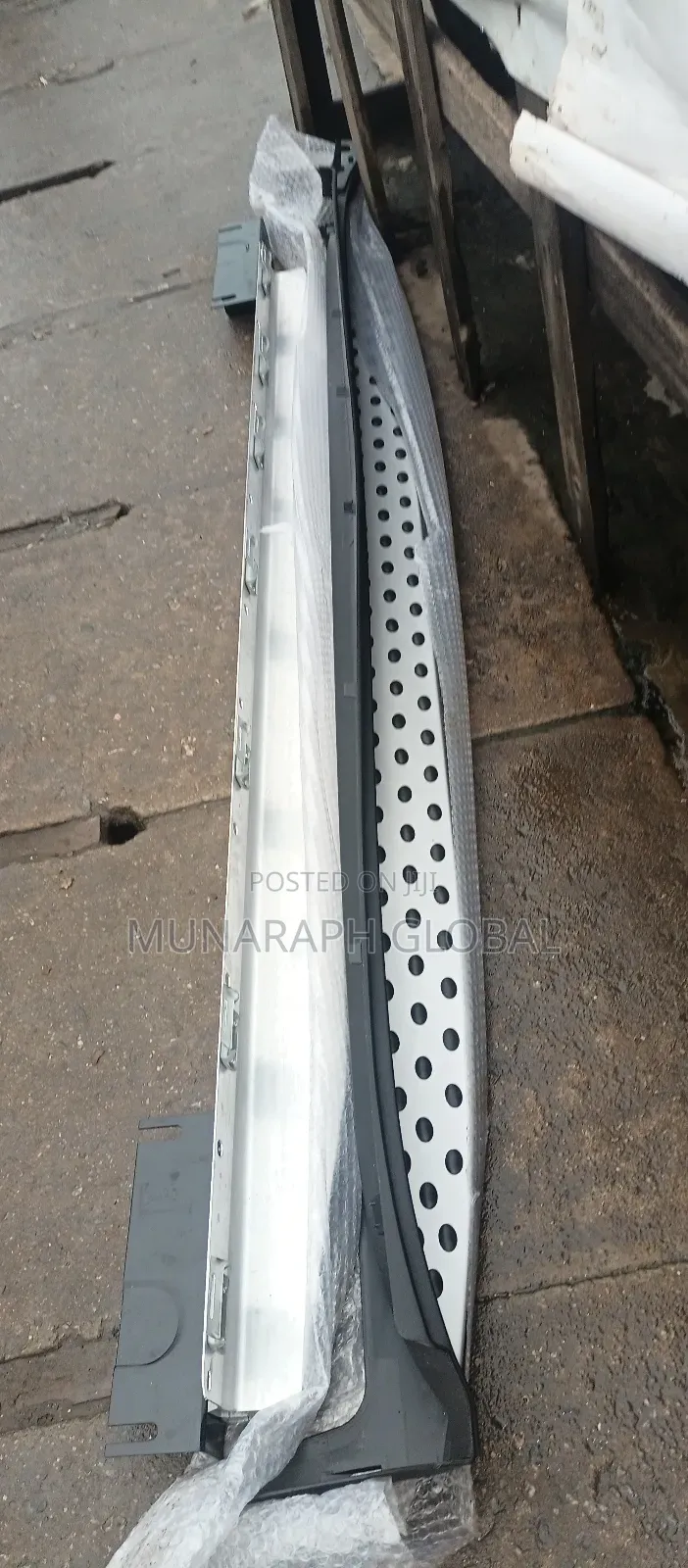 Mercedes Benz GLC 300 Side Step.