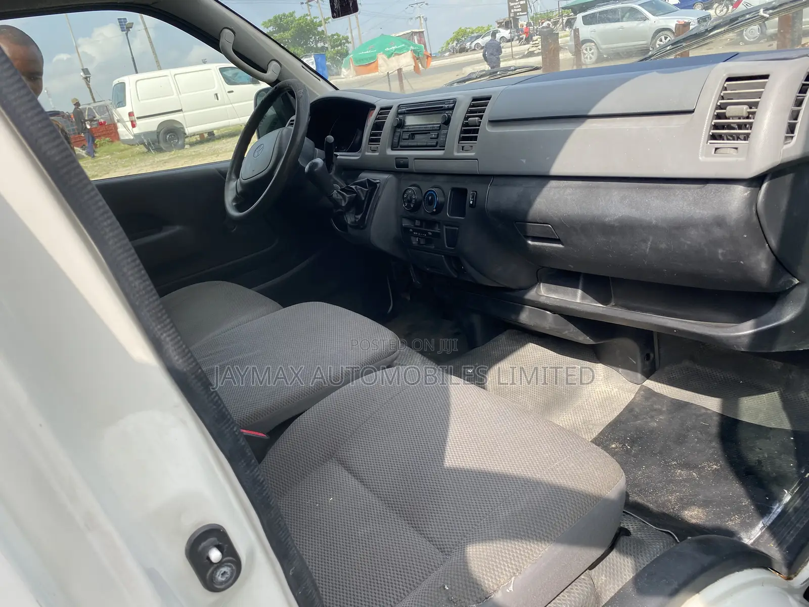 Toyota HiAce 2010 White