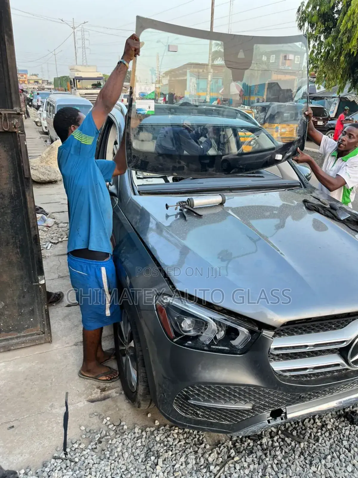 We Deliver and Install All Models of Luxury Windscreen