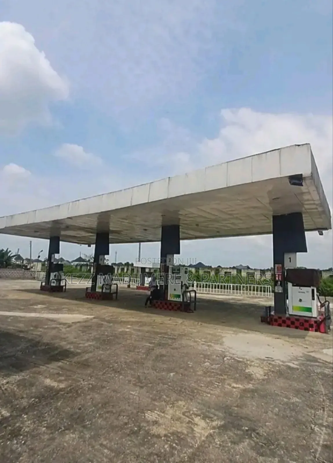 For Sale: Functional Standard Filling Station
