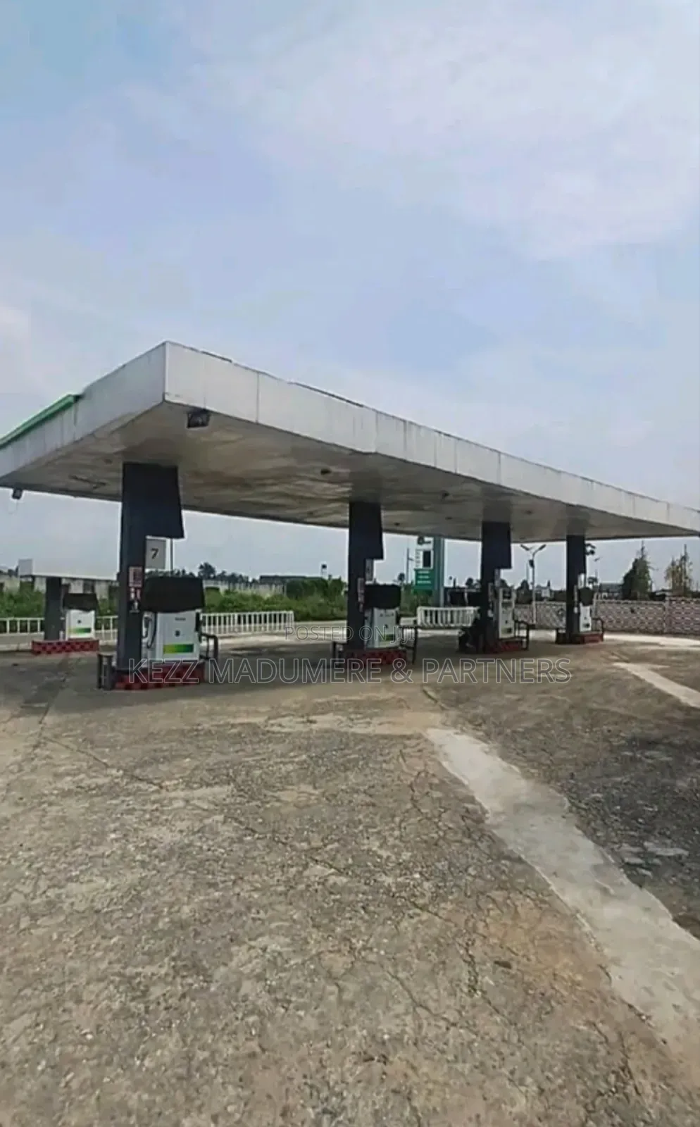 For Sale: Functional Standard Filling Station