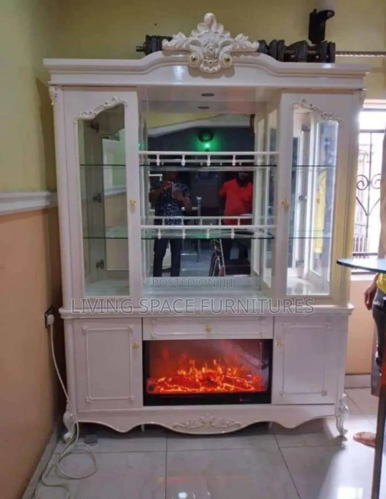 Executive Royal Wine Bar With Artifical Firecase