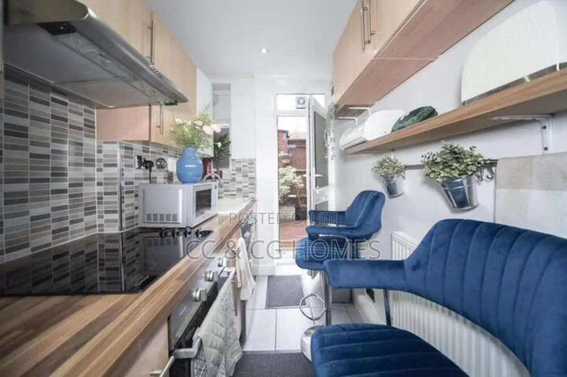 Home Away From Home: Beautiful 4-Bedroom Space