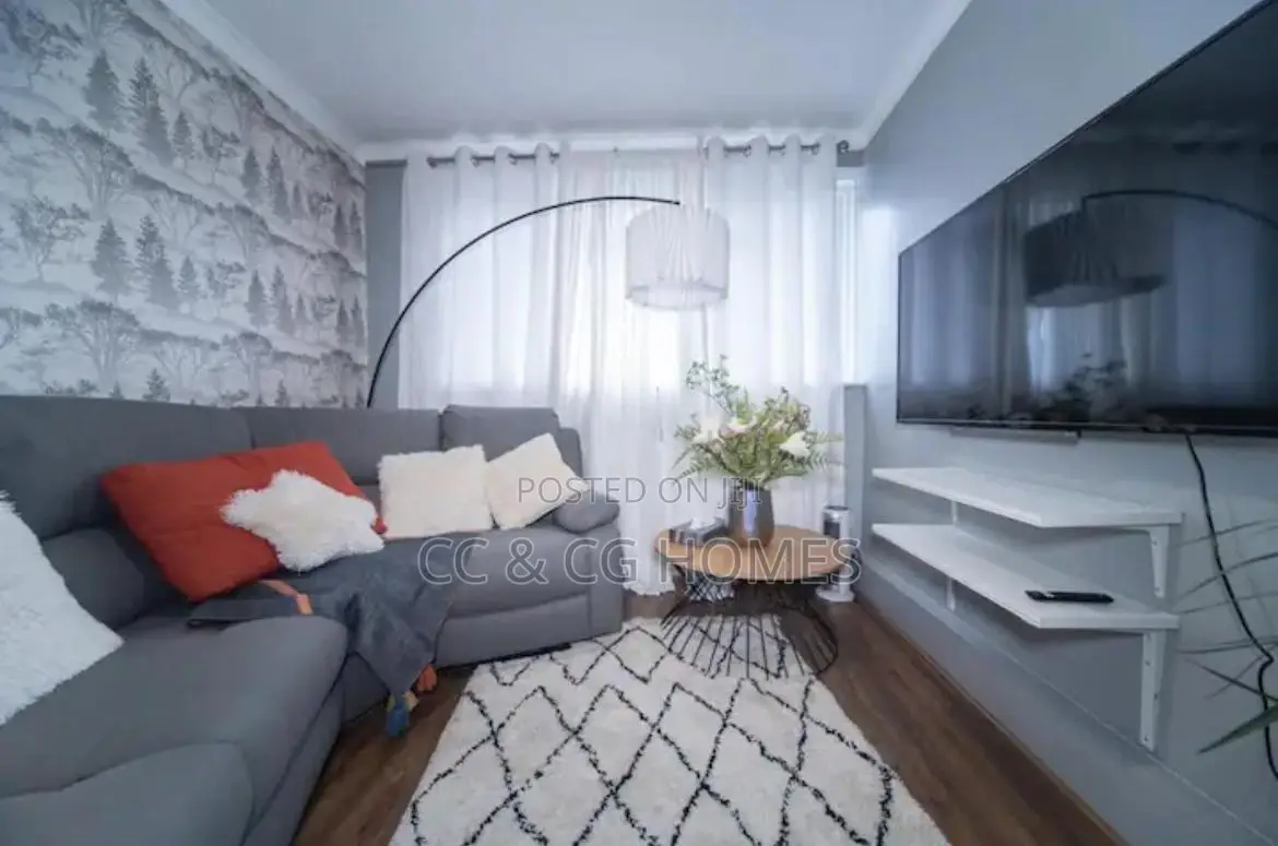 Home Away From Home: Beautiful 4-Bedroom Space