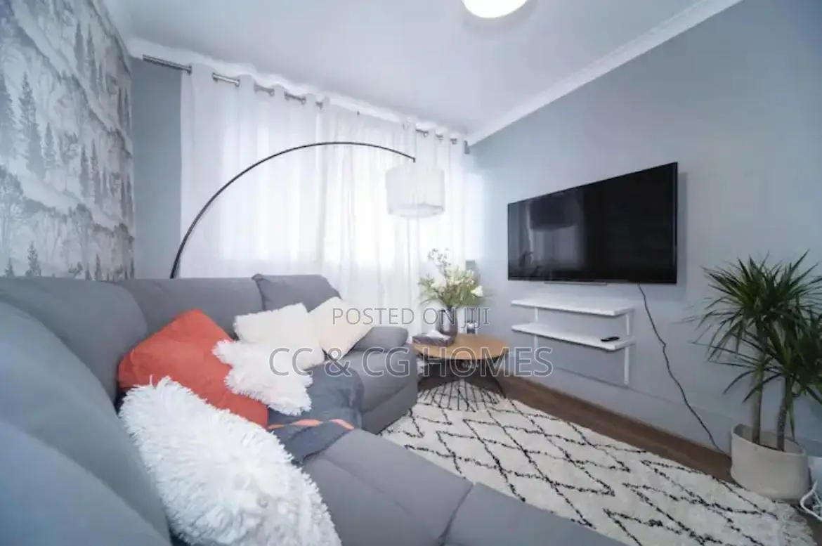 Home Away From Home: Beautiful 4-Bedroom Space