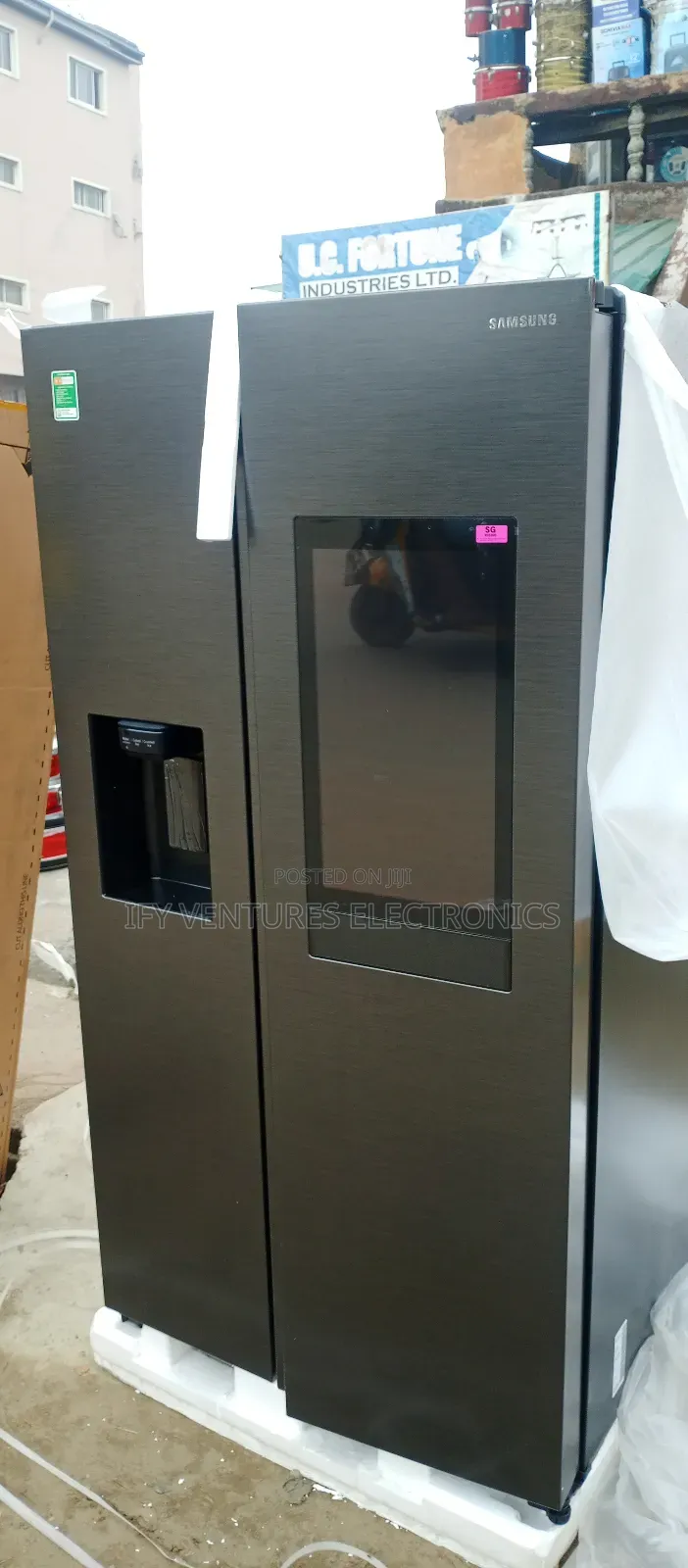Samsung Side by Side Refrigerator With Ice Crush Display