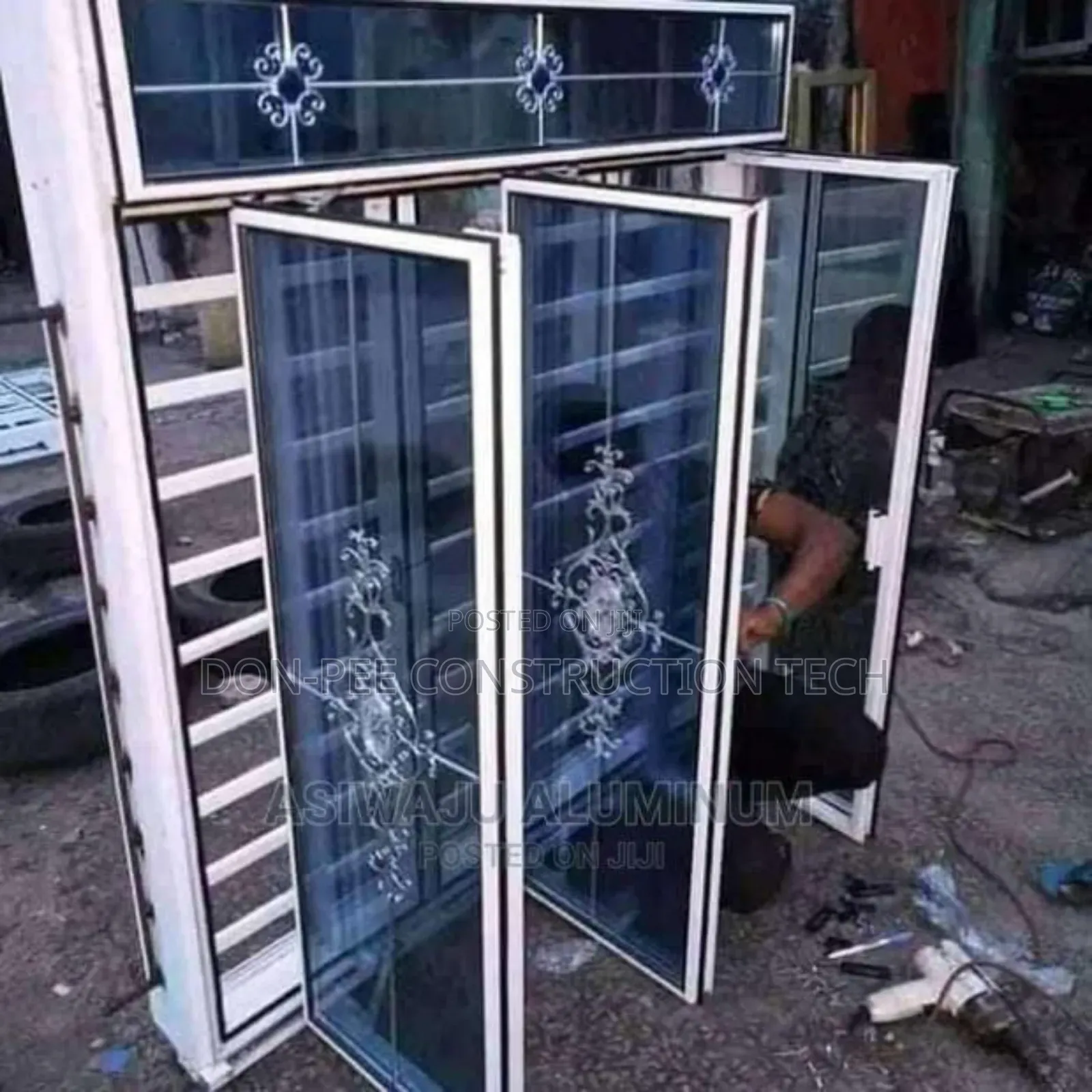 Frameless Glass Window