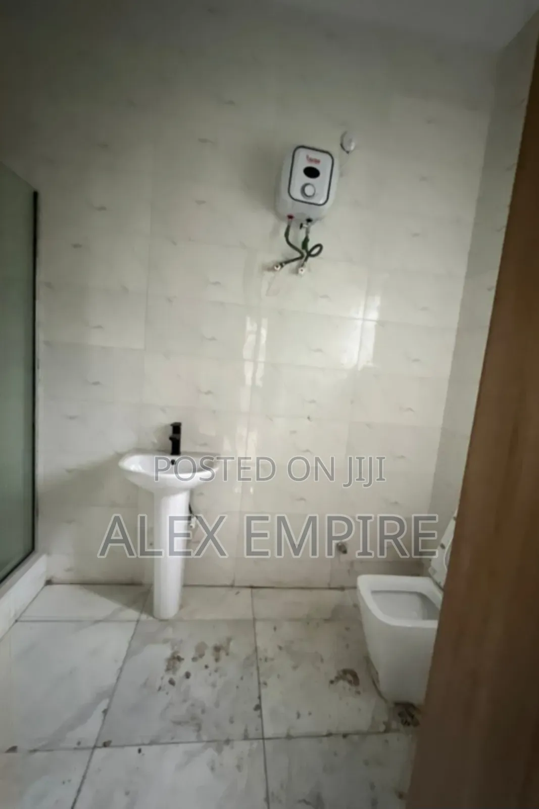 3bdrm Apartment in Amuwo-Odofin for sale