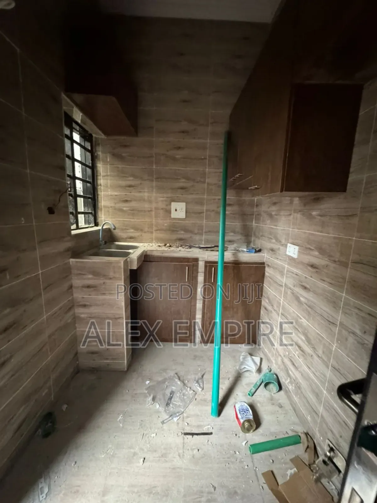 Mini Flat in Ago Palace for rent
