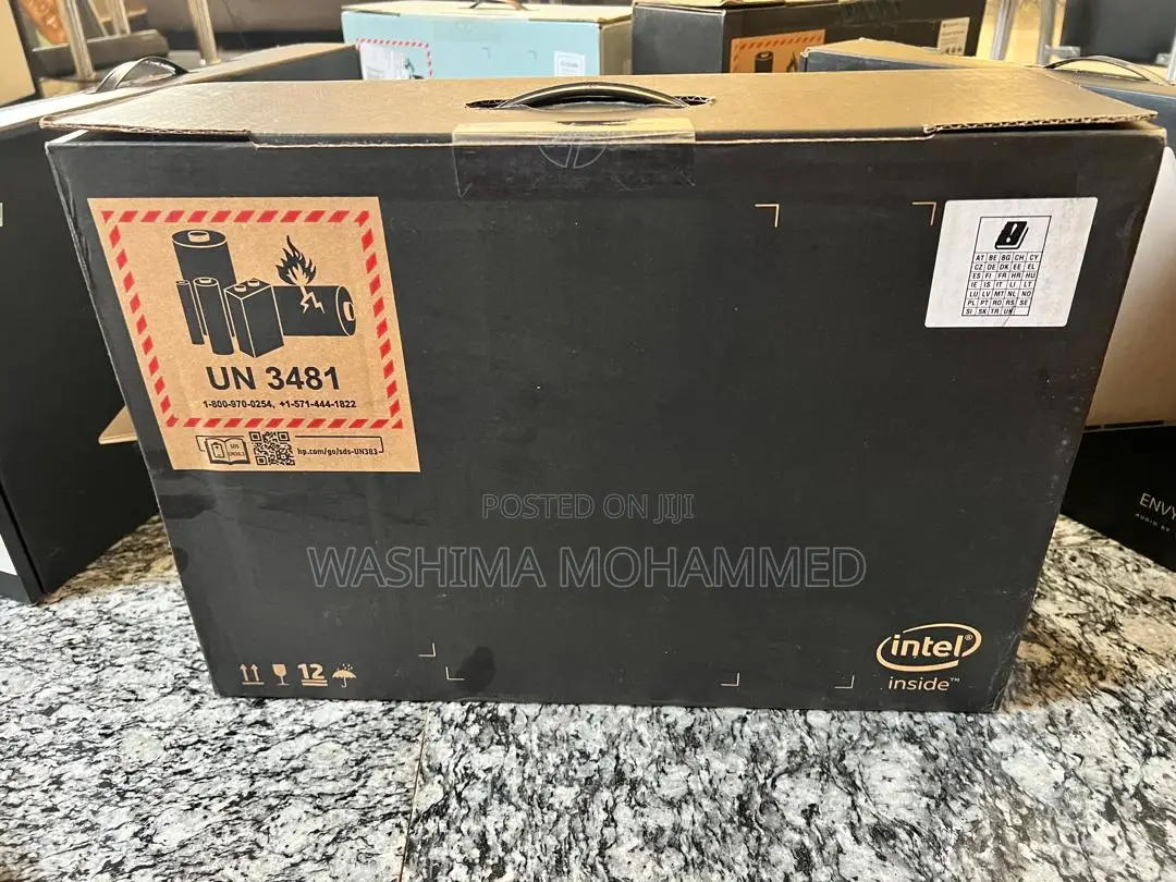 New Laptop HP Spectre X360 8GB Intel Core i7 SSD 2T