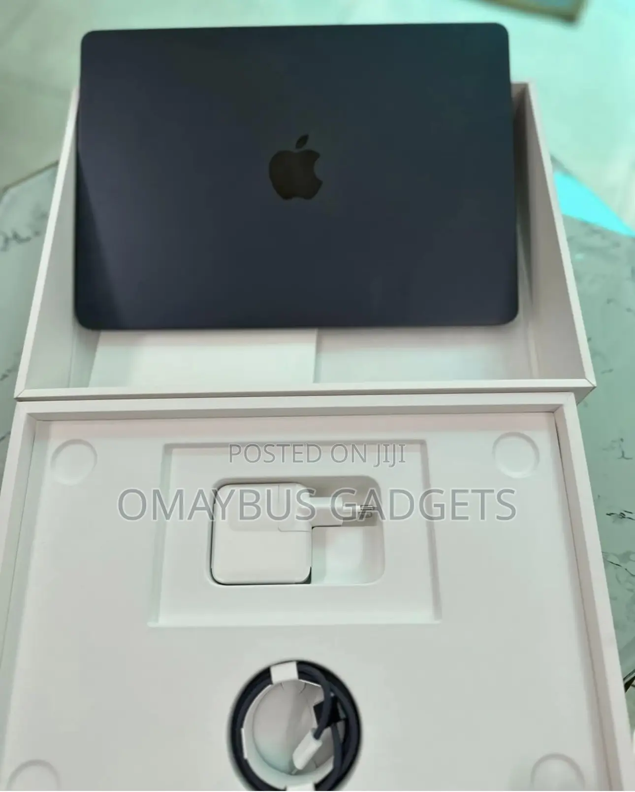 New Laptop Apple MacBook Air 2022 M2 8GB Intel Core I5 SSD 512GB