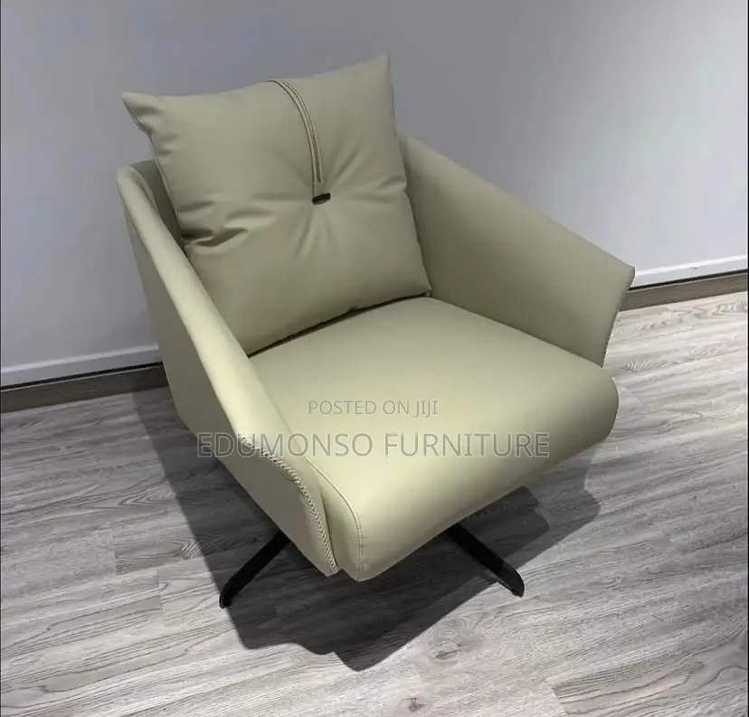 Relax Occasional Lounge Swivel Chair