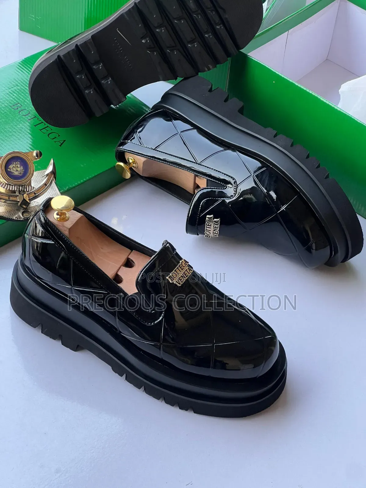 Mens Bottega Pull Up Glossy Leather Shoe