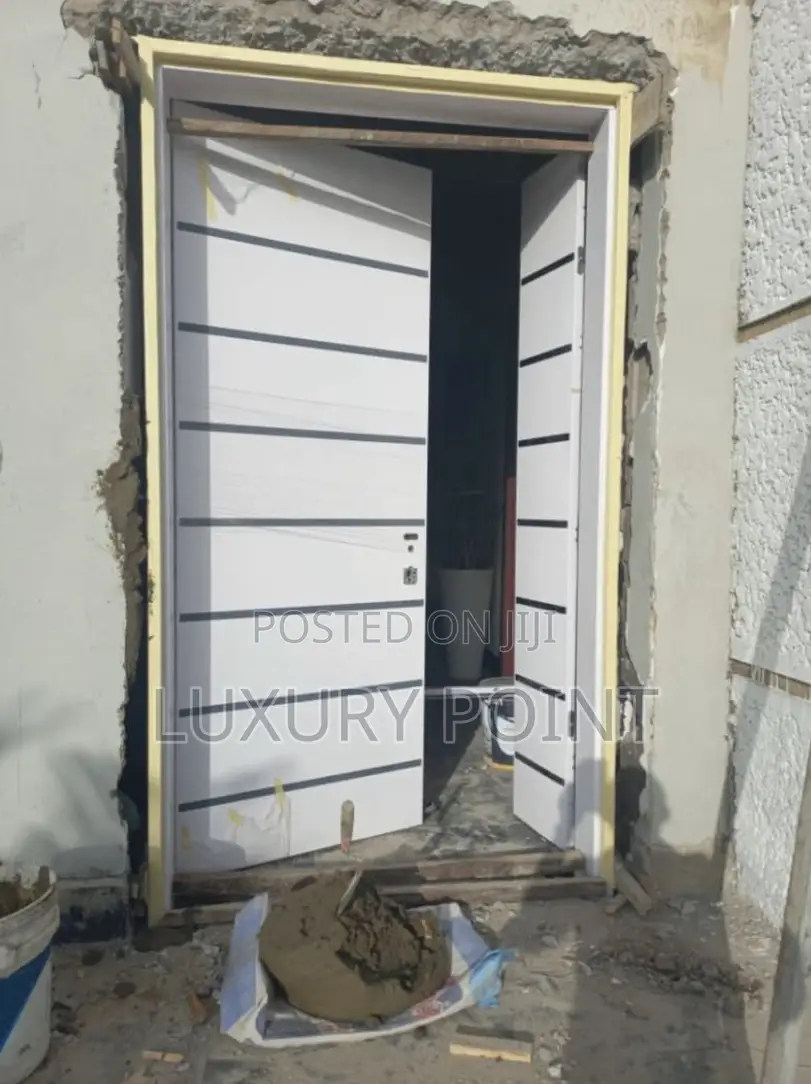 White Israeli Door 4ft Edition.