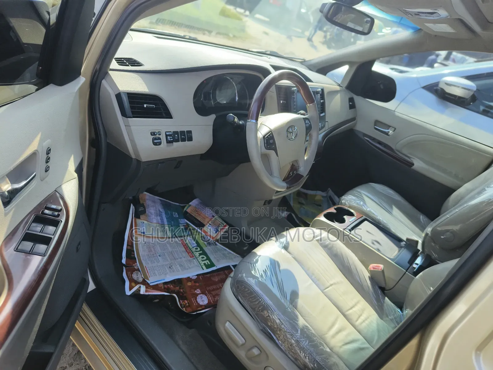 Toyota Sienna Limited AWD 7-Passenger 2013 Gold