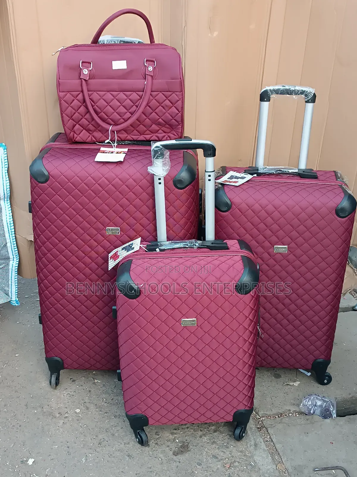 Set of 4 in 1 Padded Jumatech Red Travelling Luggage Boxes