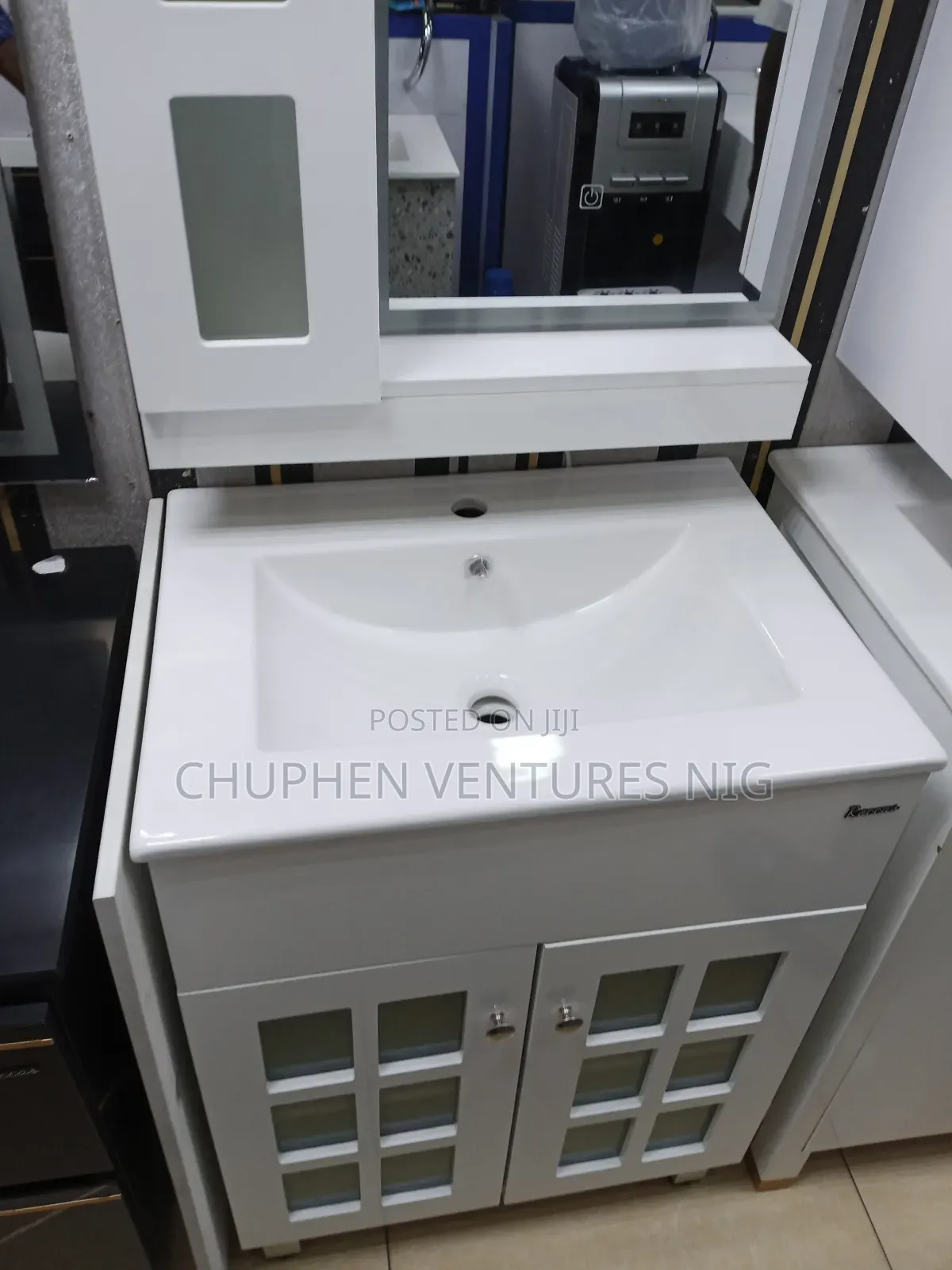 Bathroom Vanity With Washing Hand Basin and Mirror
