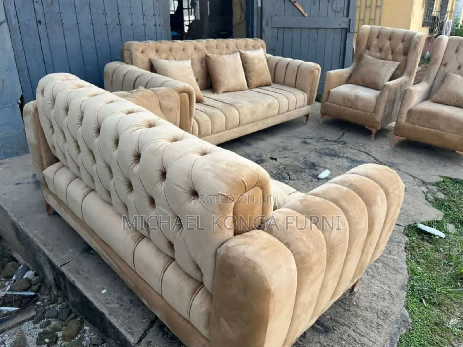 Beautiful Lined 7 Seater Sofa