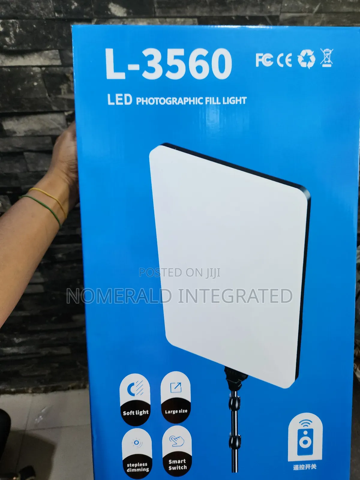 L-3560 Photographic Fill Light