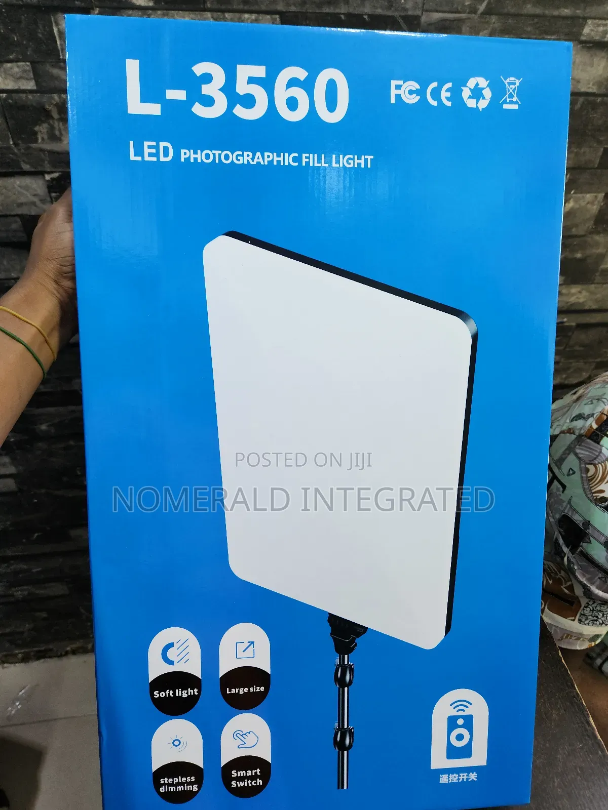 L-3560 Photographic Fill Light