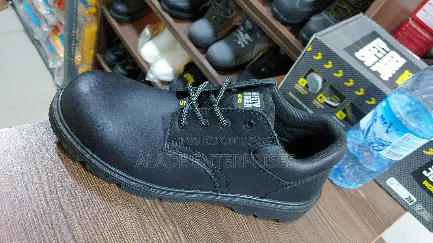 SAFETY JOGGER Low-cut Leather Safety Shoe For Protection