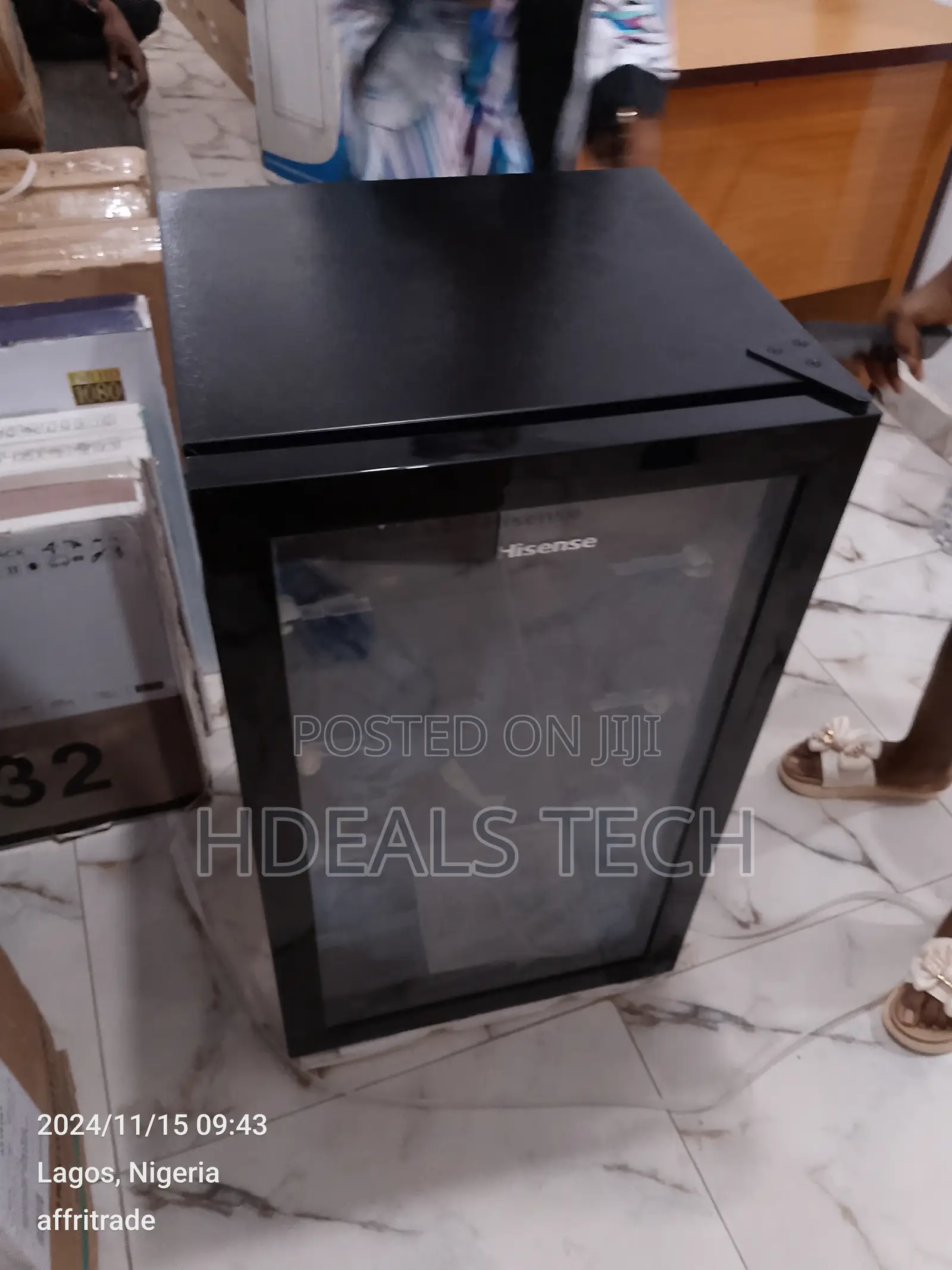 New Hisense JC-94 91L Glass Door Beverage Cooler
