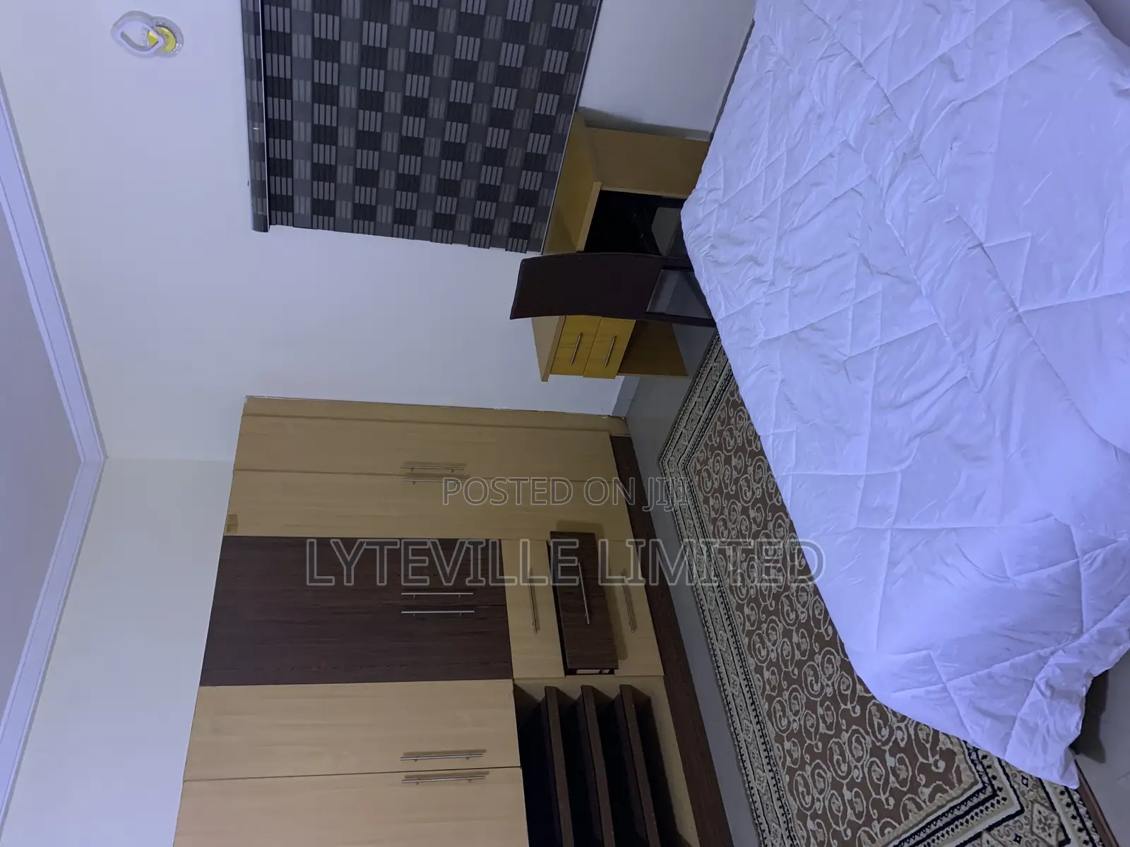 2 Bedroom Clean Apartment