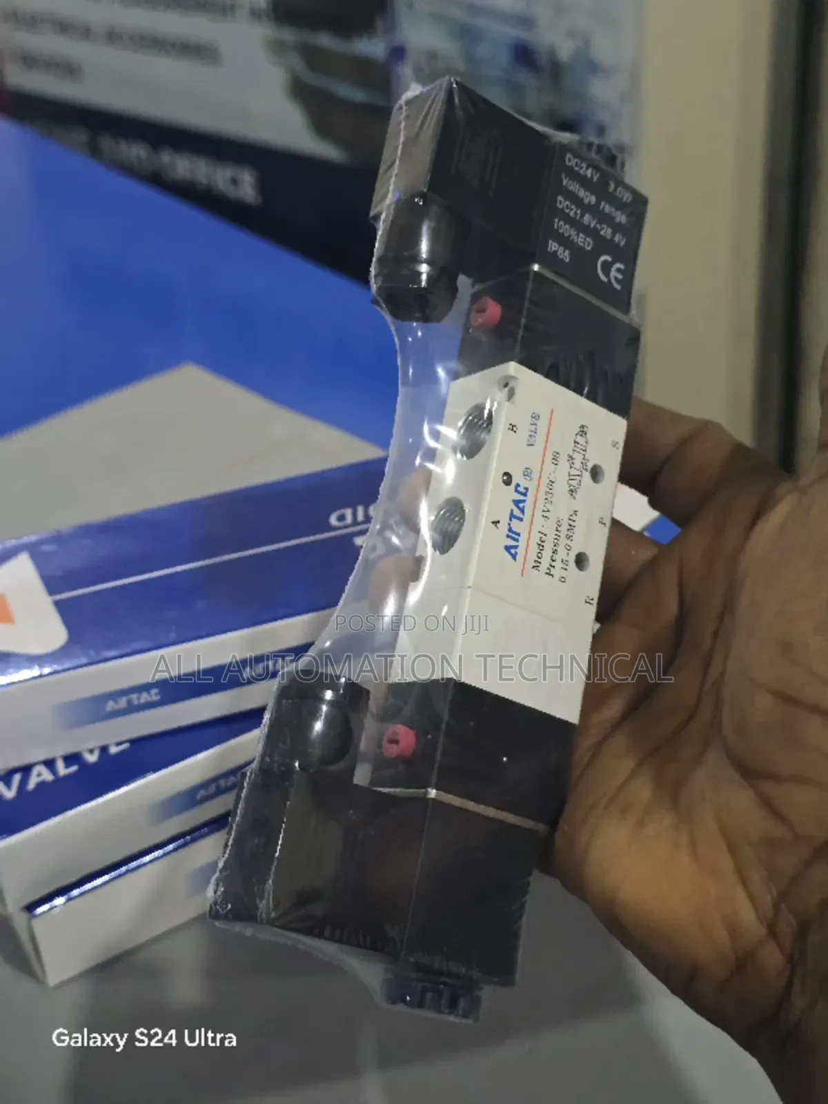 Airtac Double Solenoid Valve 5/3way | 4v230c-08