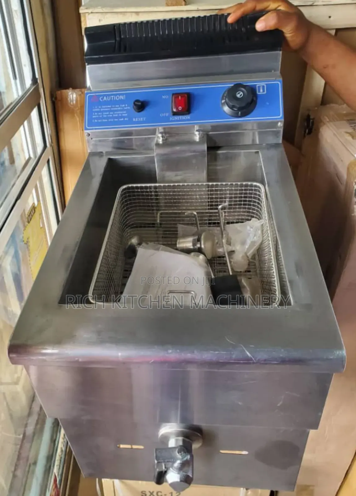 Single Gas Deep Fryer With Tap