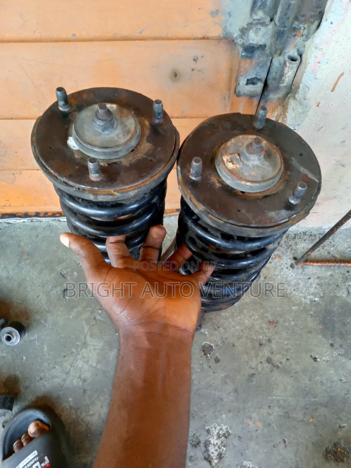 Front Shocks for Kia Sorento 2005 Model