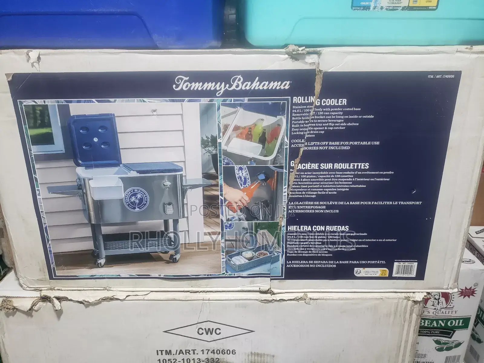 Tommy Bahama Rolling Cooler (100qt)