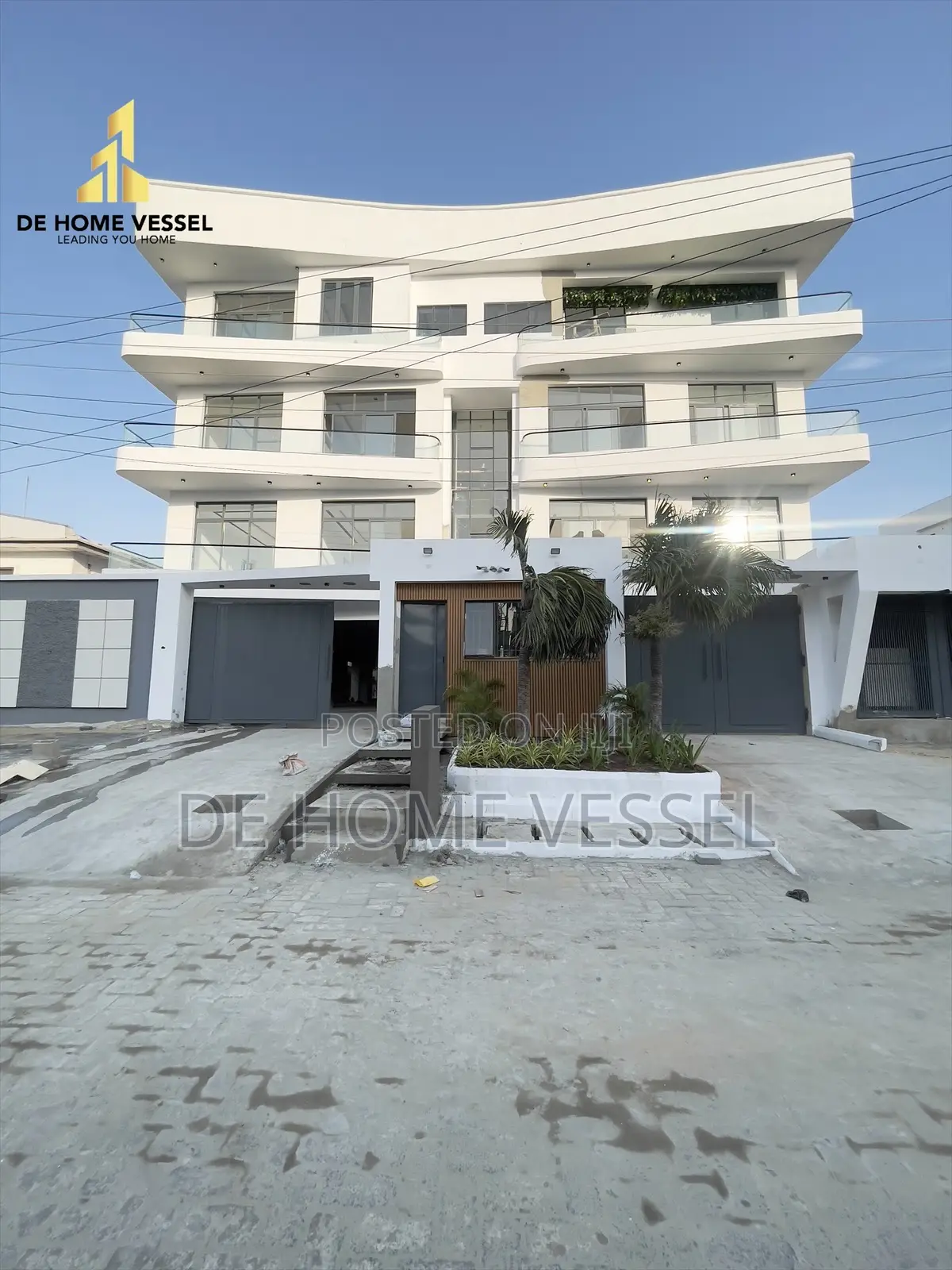 4bdrm Maisonette in Lekki Phase 1 for sale