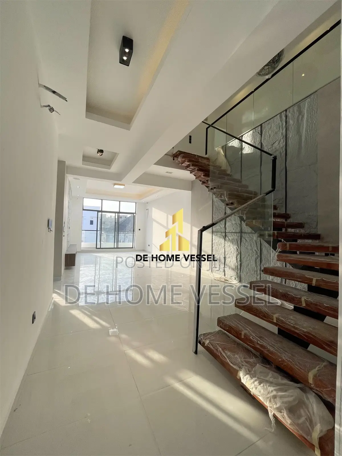 4bdrm Maisonette in Lekki Phase 1 for sale