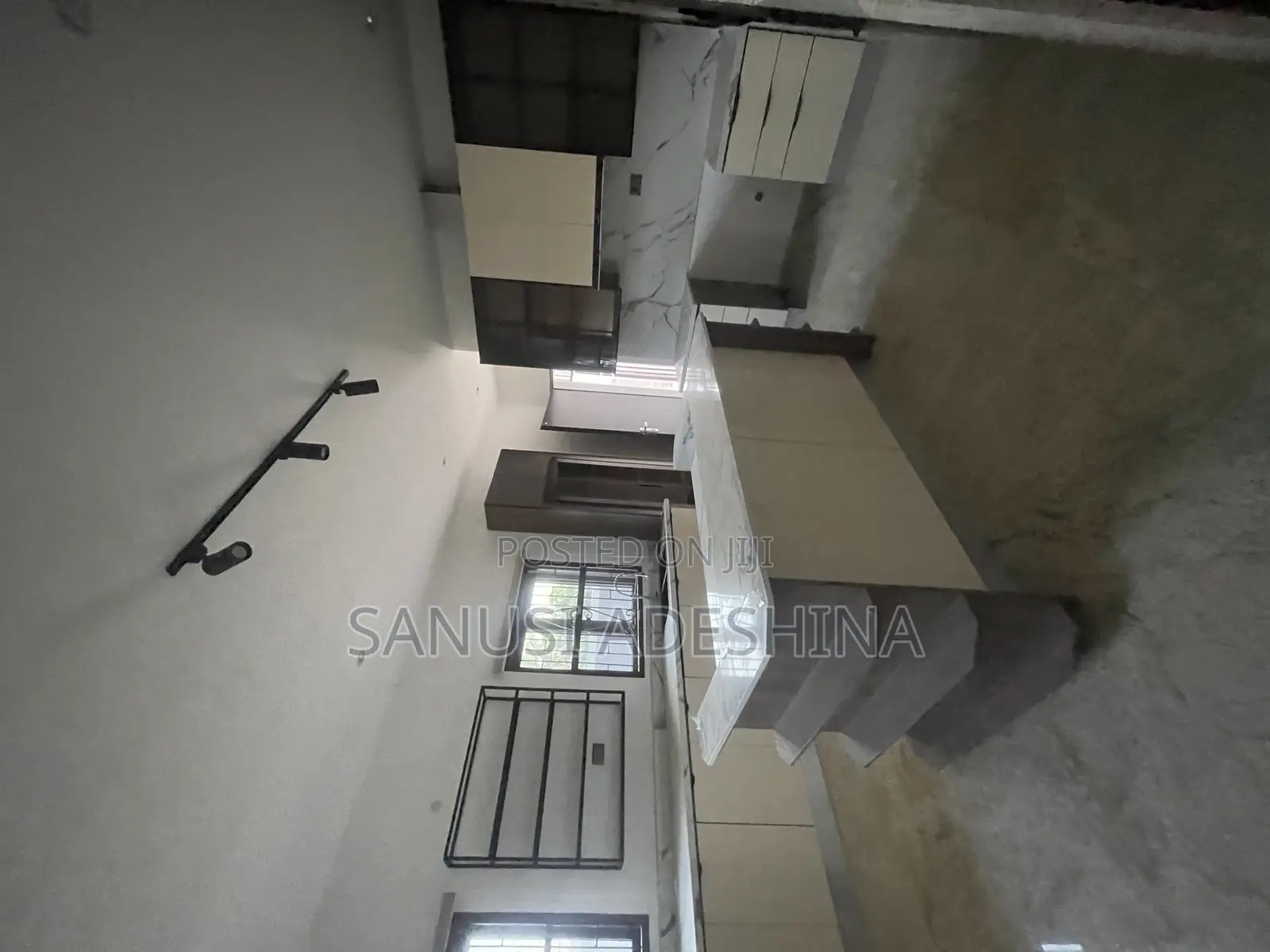 6bdrm Duplex in Jahi By Navy Quarter for sale