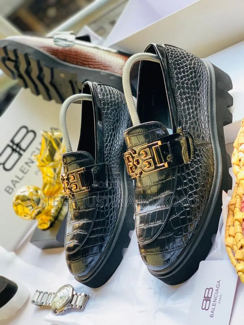 High Quality Balenciaga Flat Shoes