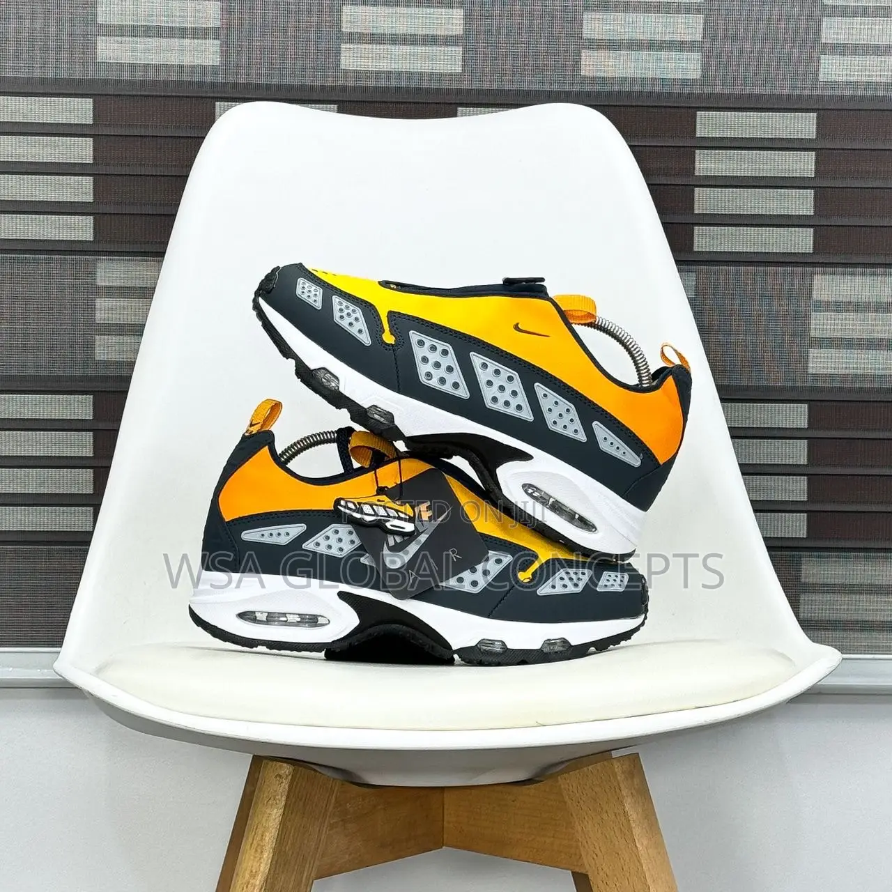 Nike Air Max SNDR Canyon Gold