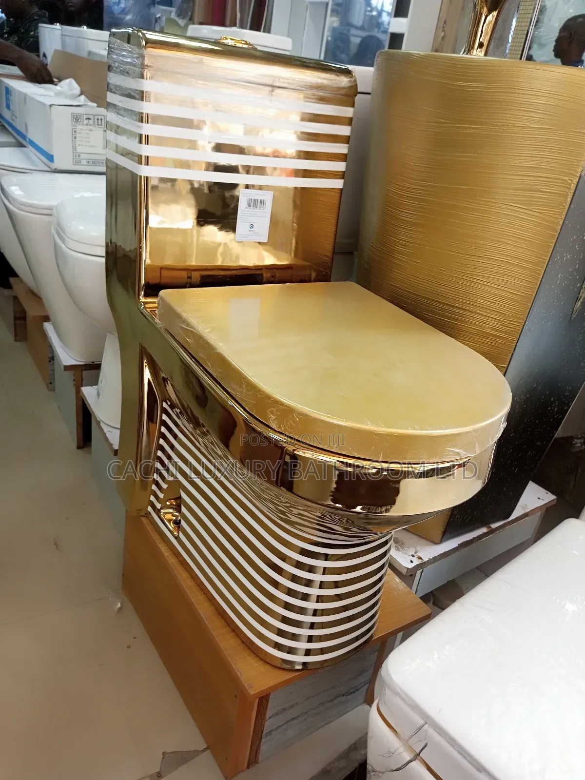 White and Gold Wc Set