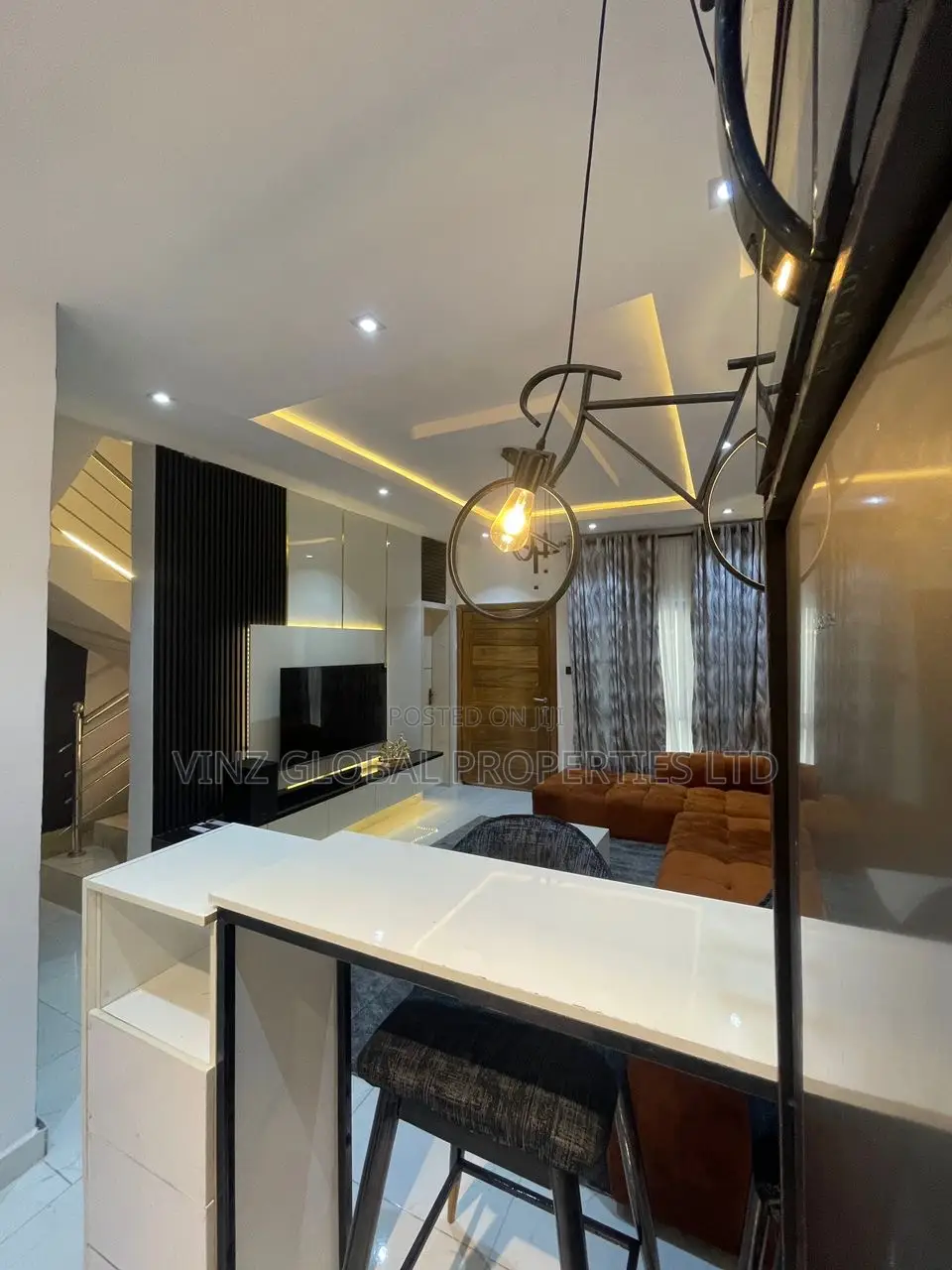 Cozy 2 Bedroom Terrace Duplex With Ps5 and Swimming Pool