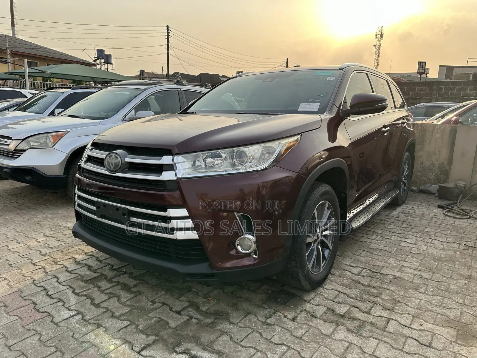 Toyota Highlander XLE 4x4 V6 (3.5L 6cyl 8A) 2018 Red