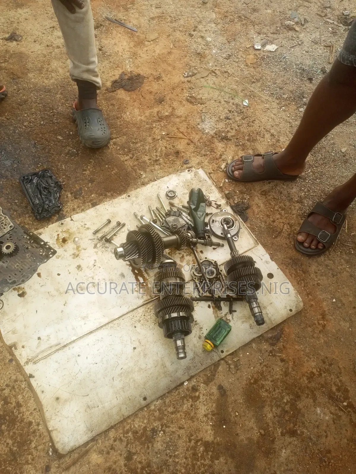 Pilot Gearbox (Round Face)