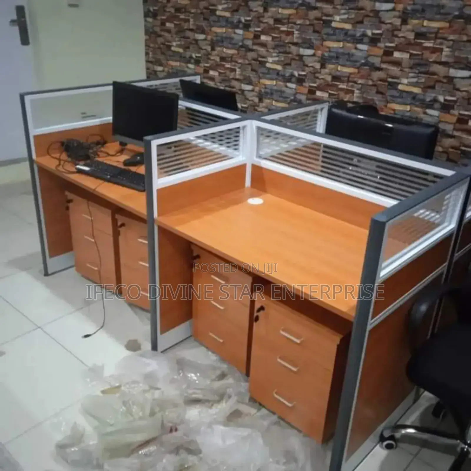 4 Seaters Work Station