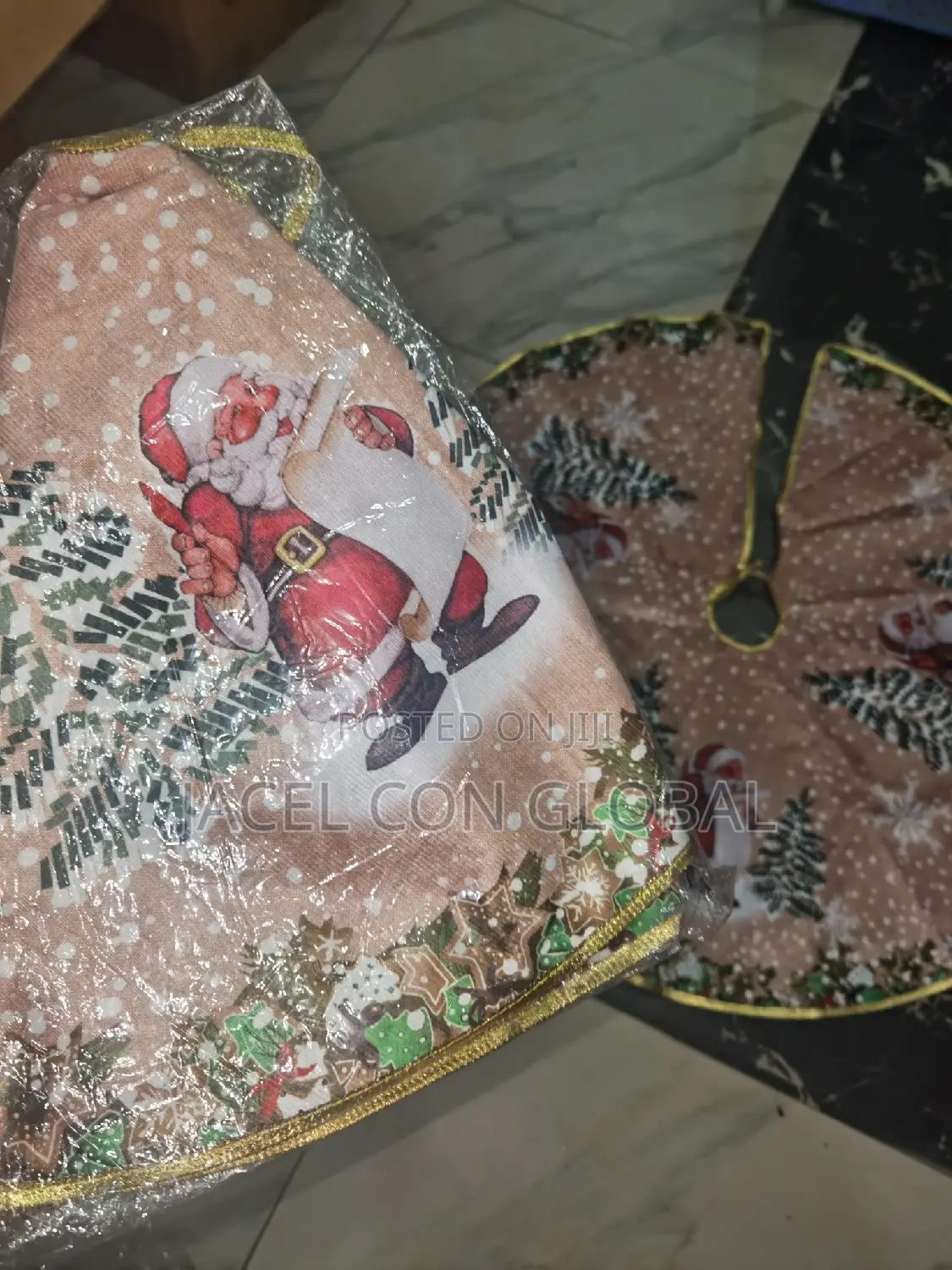 Christmas Tree Skirt (Nude Fabric Design)